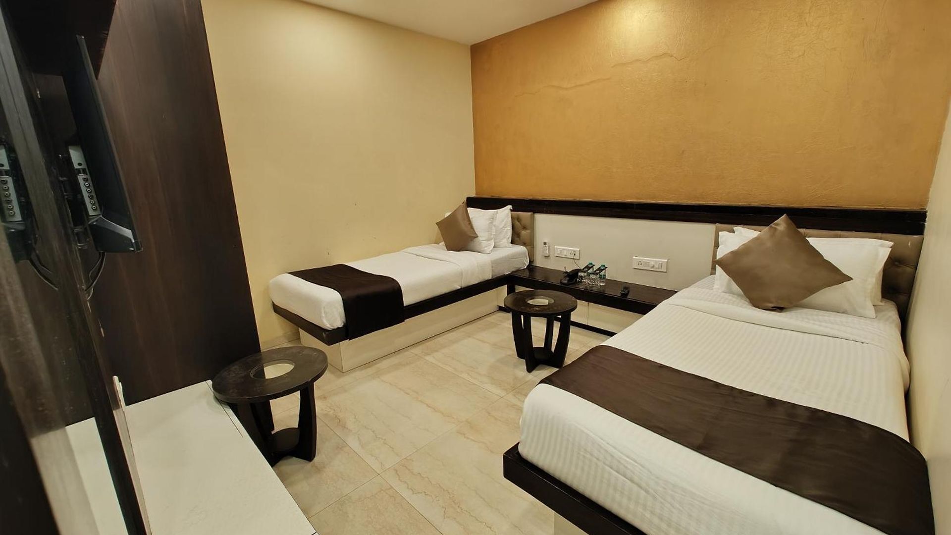 Hotel The Majlis - Colaba