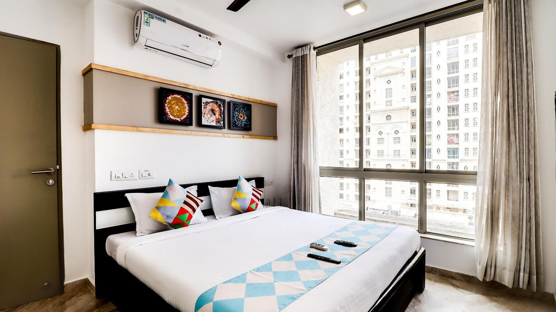 Guest house Oyo Elegant Hiranandani 3*