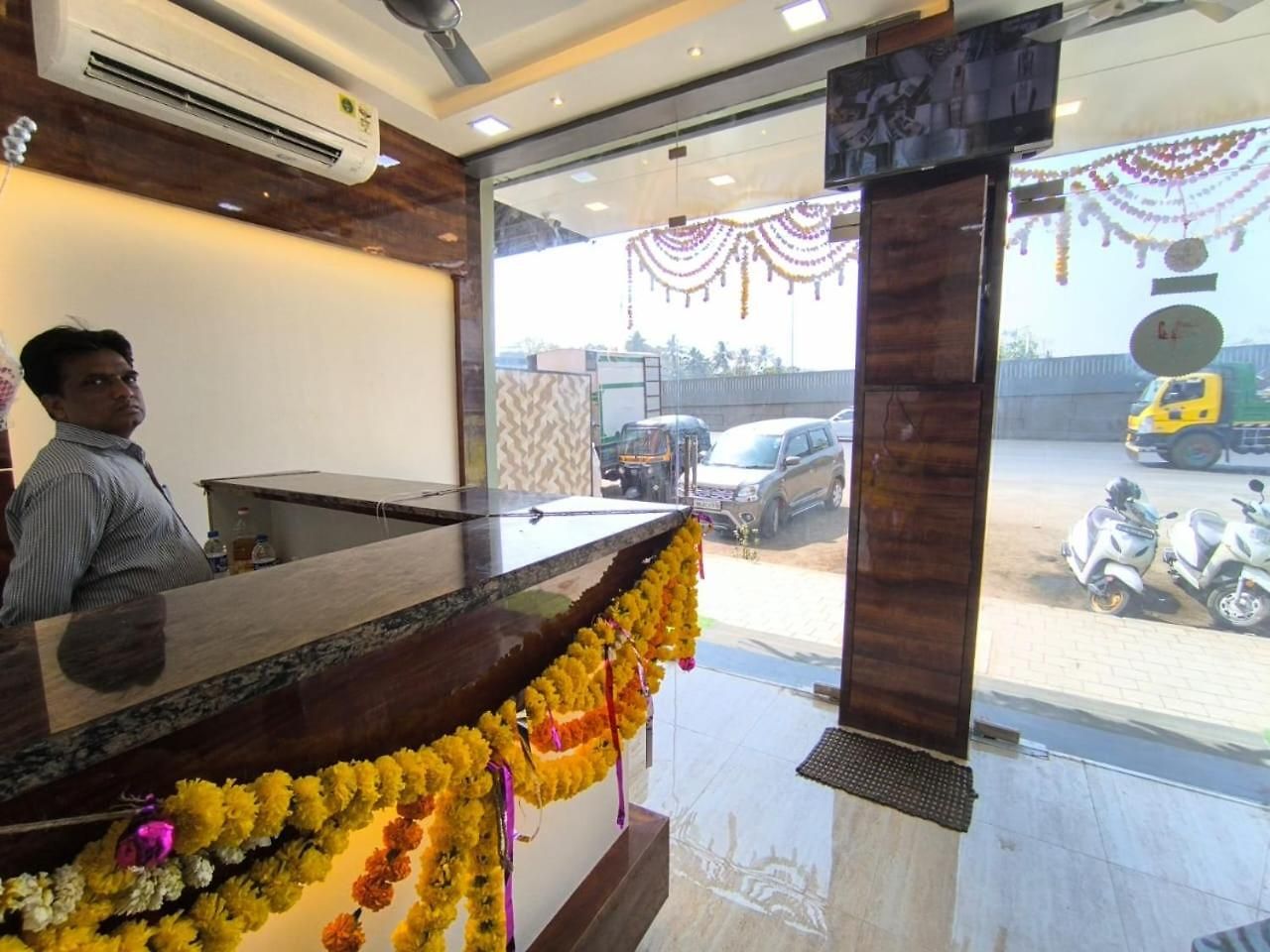 Sapna & Boarding Hotel