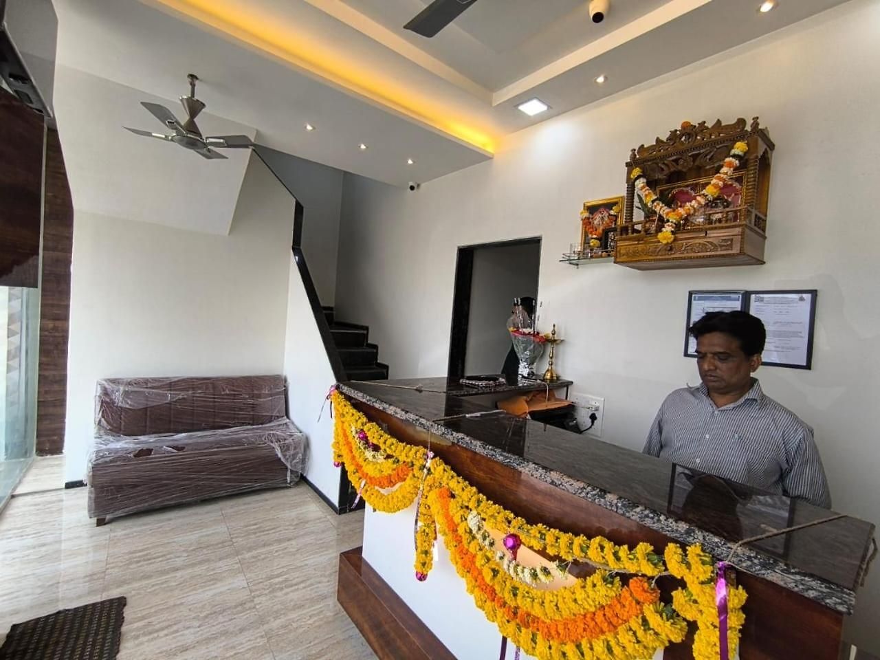 Sapna & Boarding Hotel