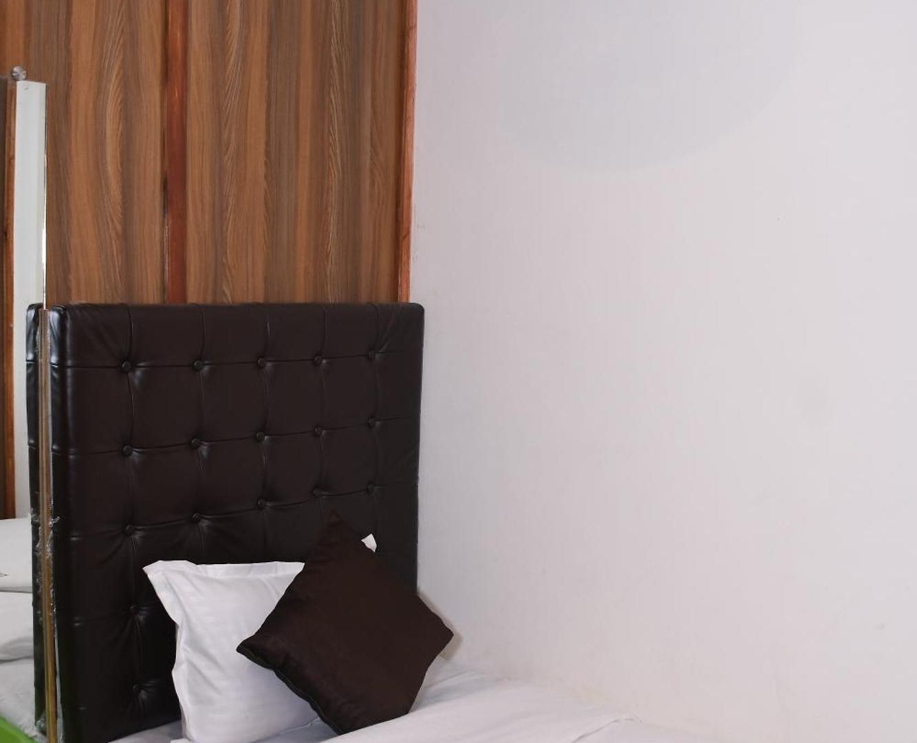 Hostel Airport Near T2 Mumbai