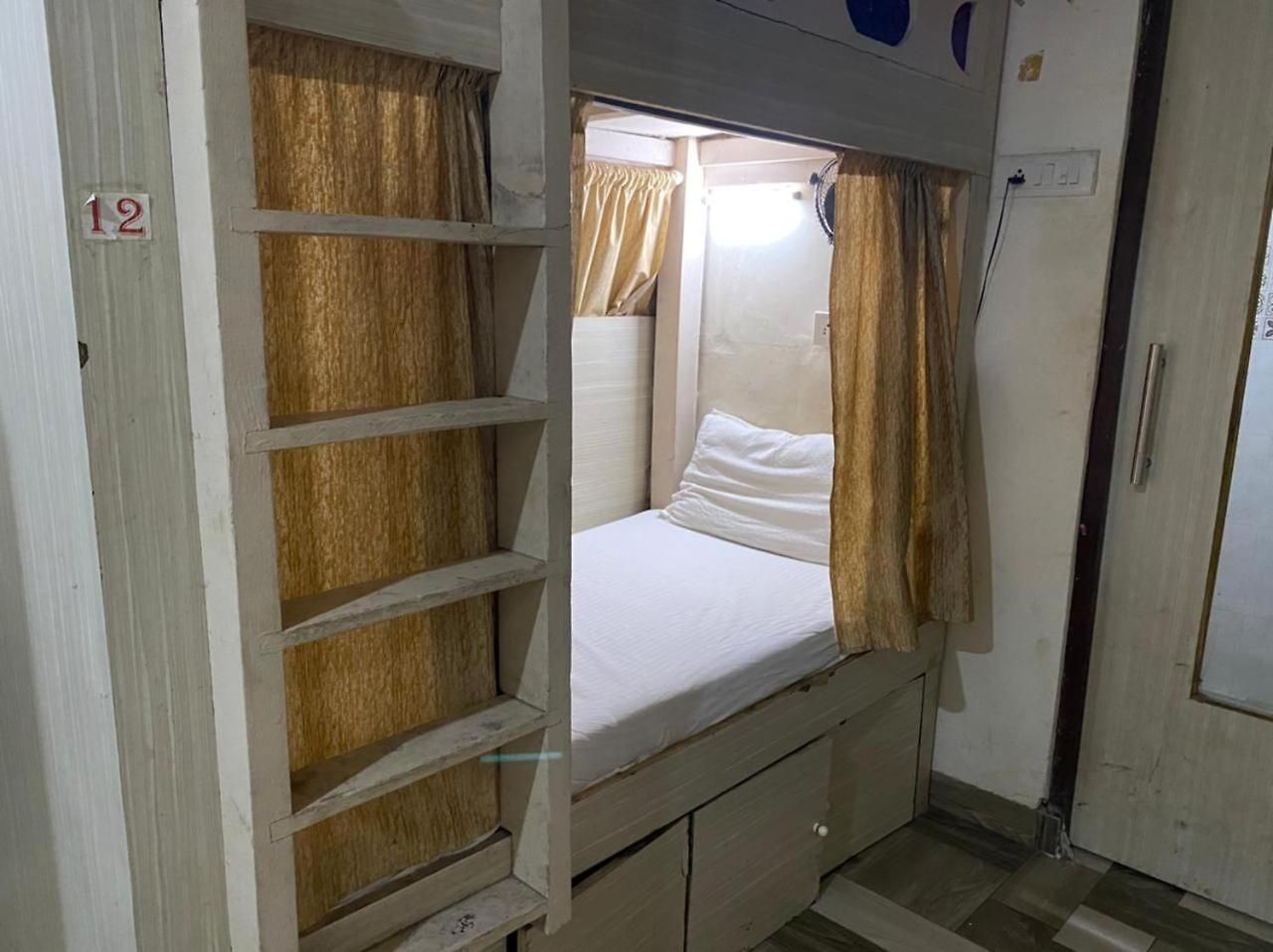 Bed & Breakfast Airport Residency *