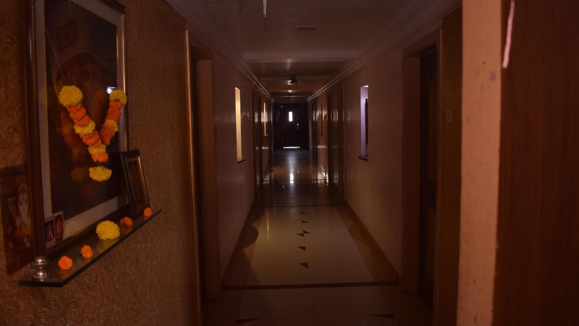 Dhiraj Hotel 3*