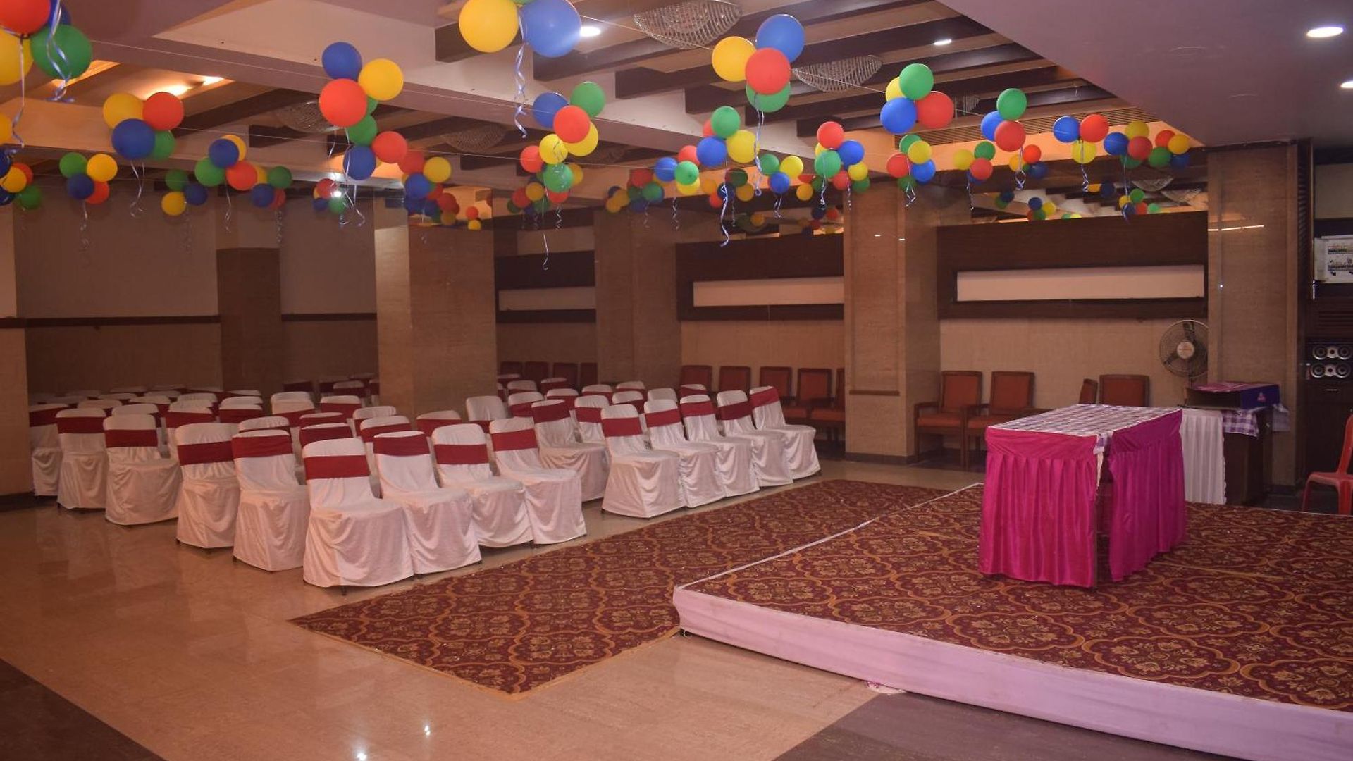 Dhiraj Hotel Mumbai