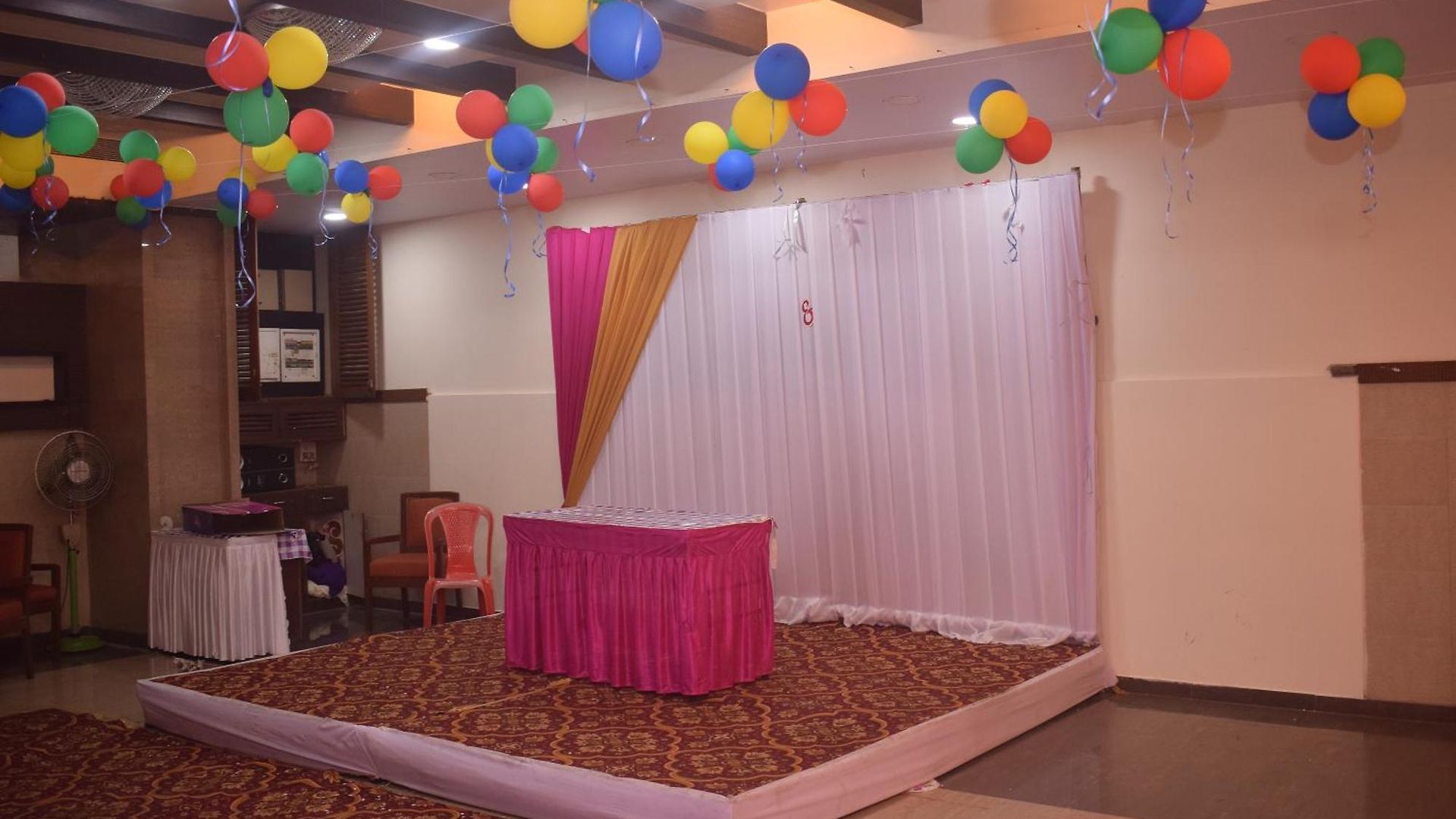 Hotel Dhiraj 3*