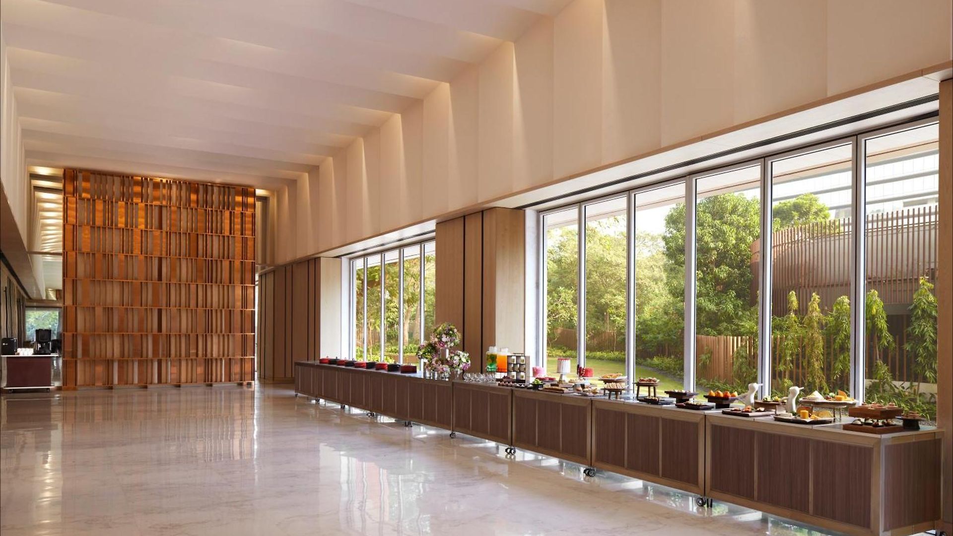 Taj The Trees, 5*