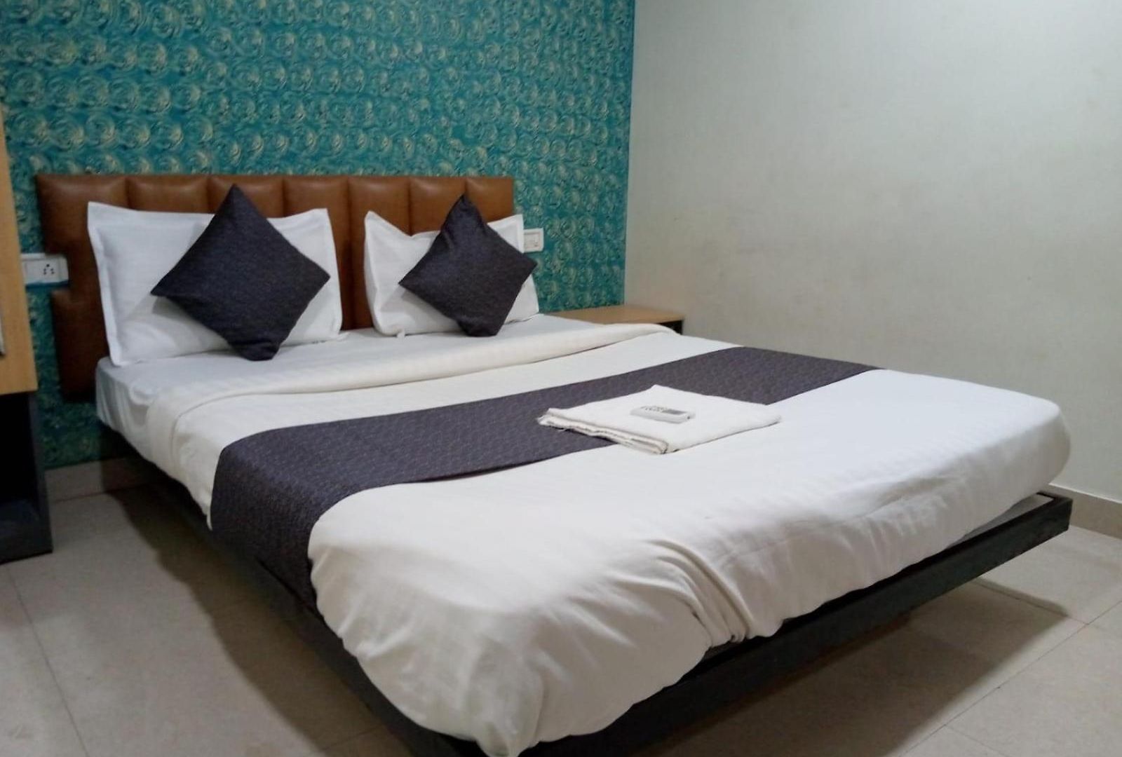 Hotel Tri Mumbai