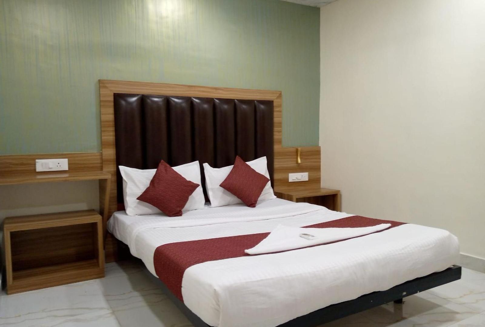 Hotel Tri