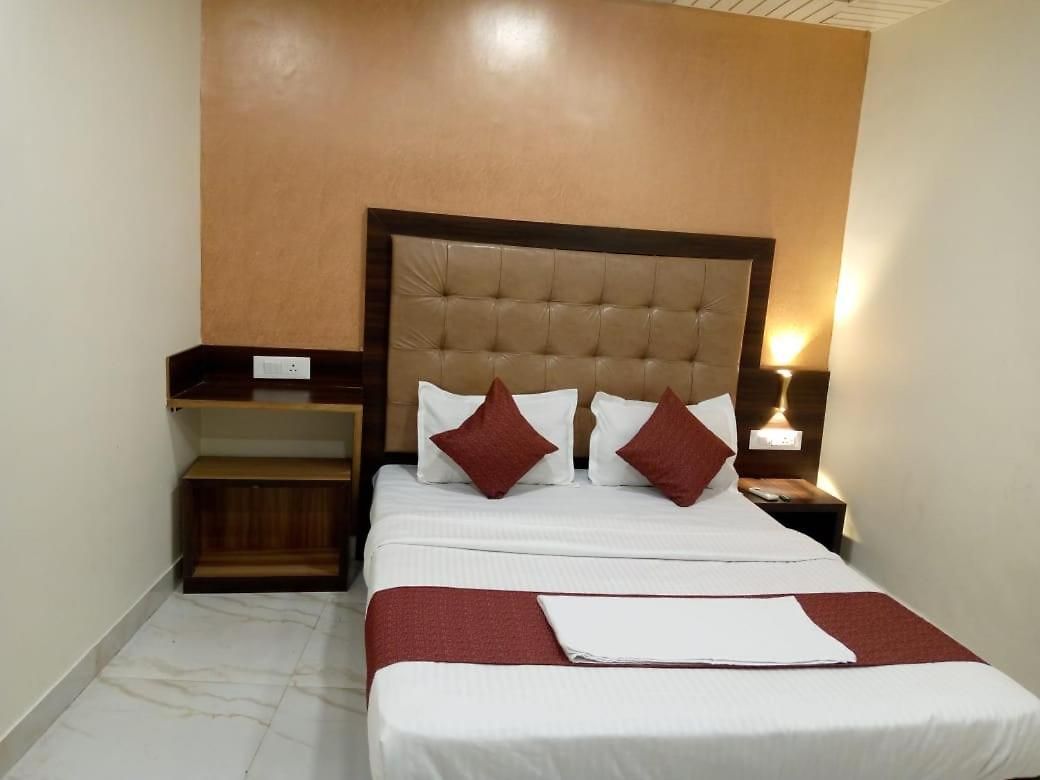 Hotel Tri 3*