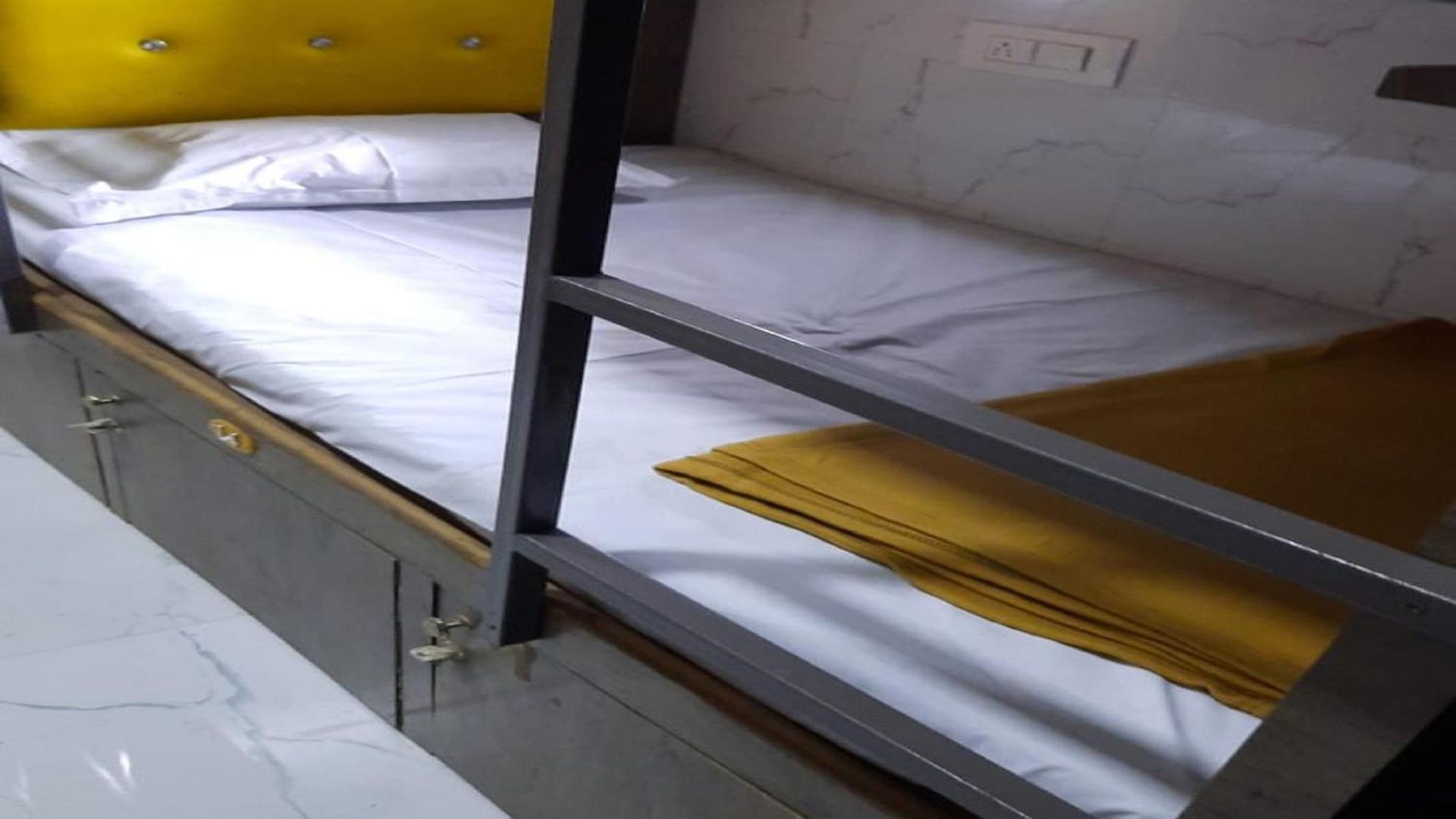 Neenava Asalpha Hostel Mumbai