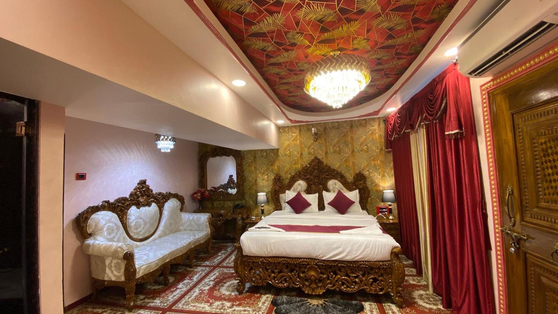 97 Inn- Andheri Versova Hotel 3*