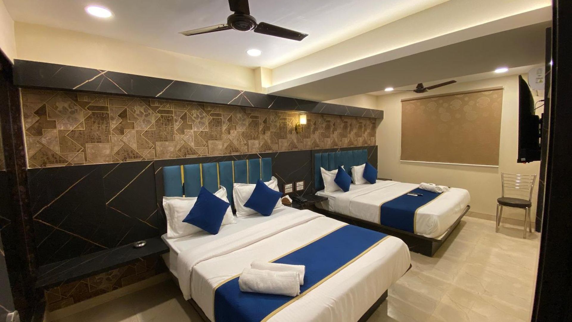 Hotel 97 Inn- Andheri Versova