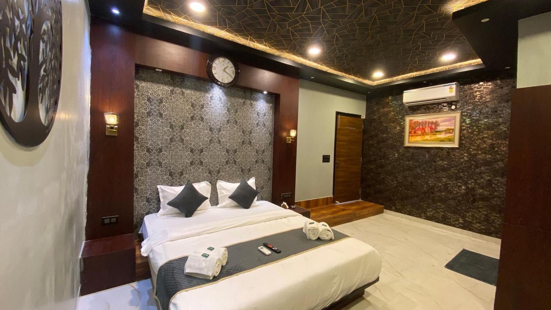 97 Inn- Andheri Versova Hotel Mumbai