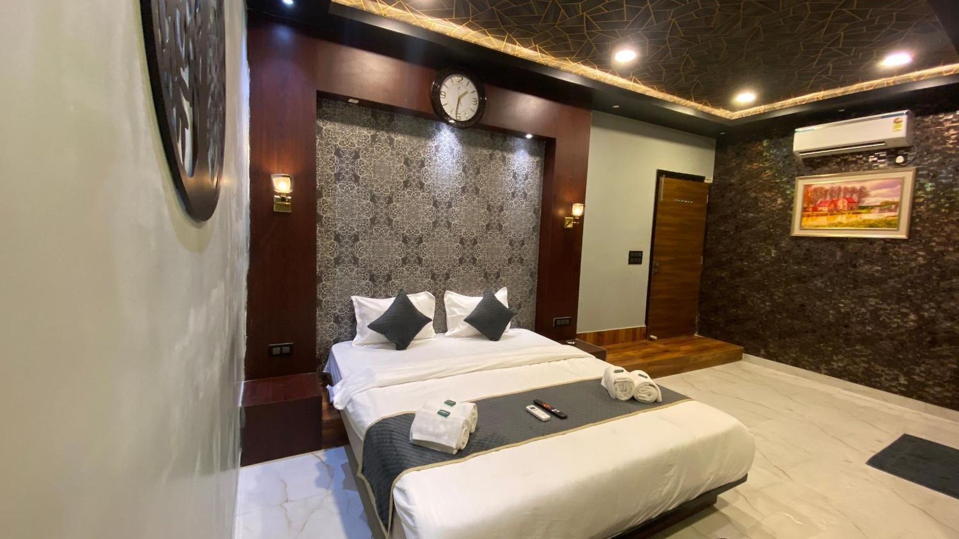 97 Inn- Andheri Versova Mumbai