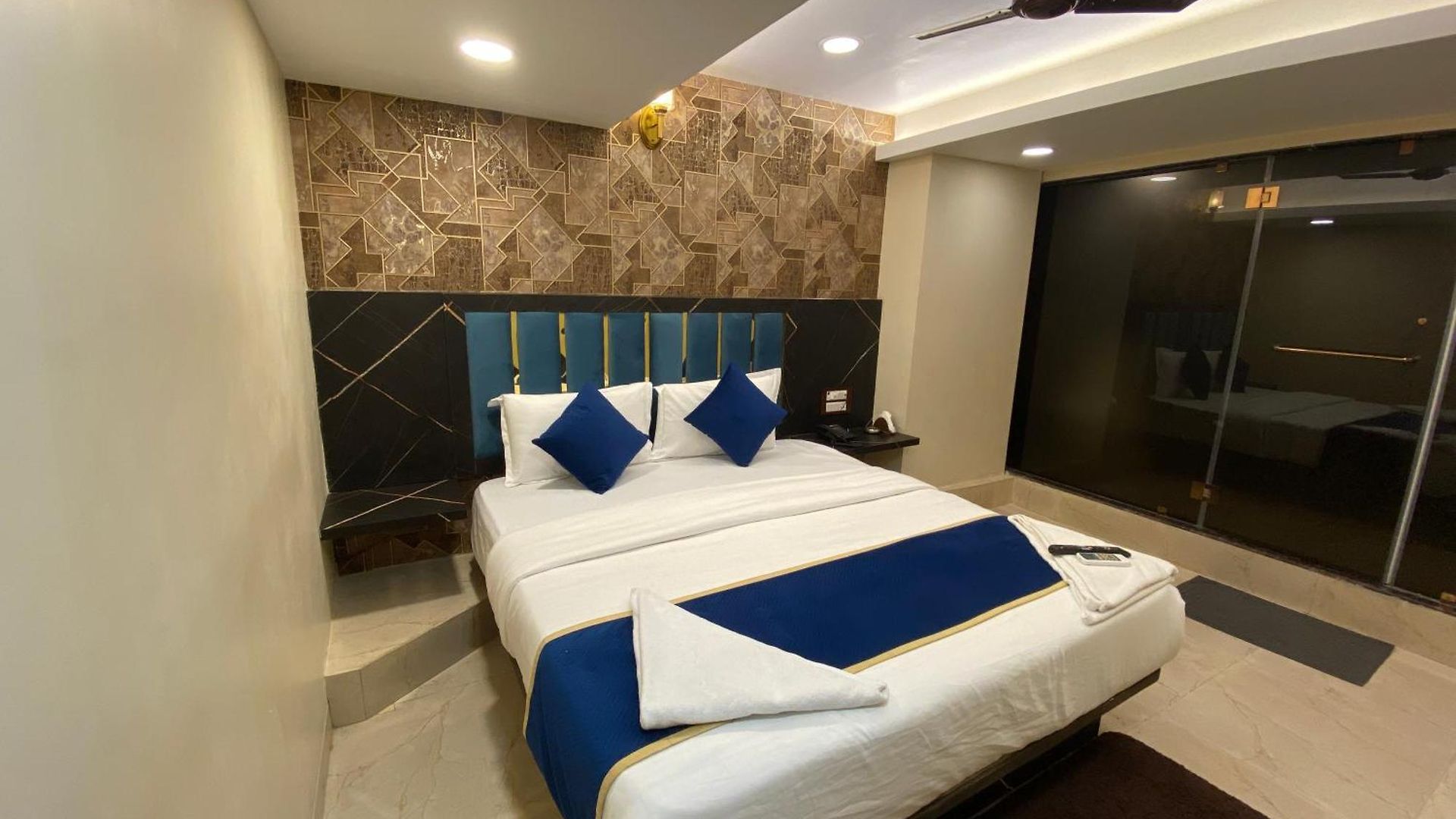 97 Inn- Andheri Versova Hotel Mumbai