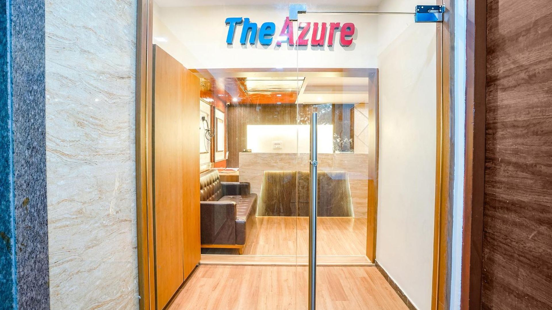 Hotel The Azure