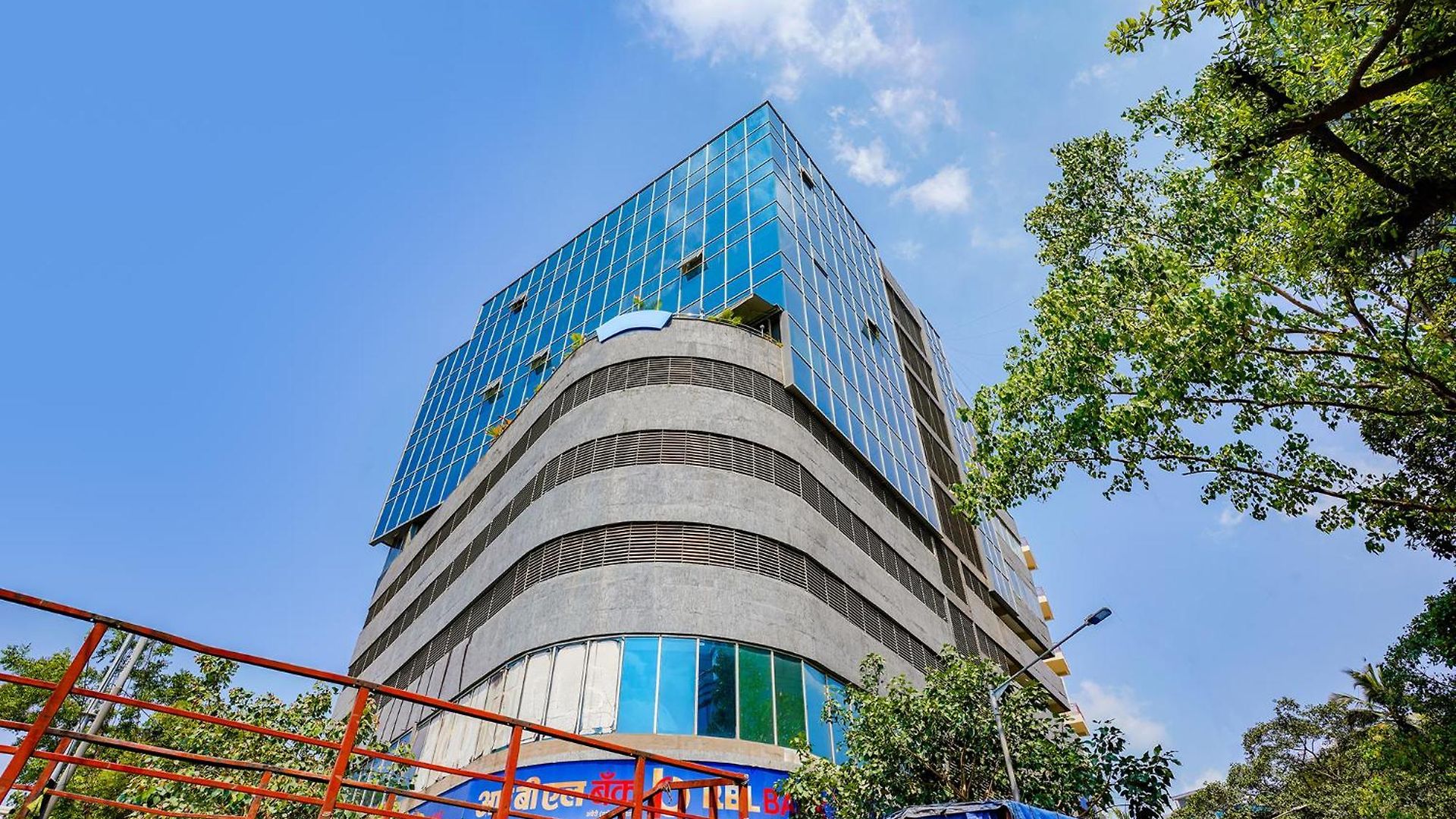 Hotel The Azure 3*