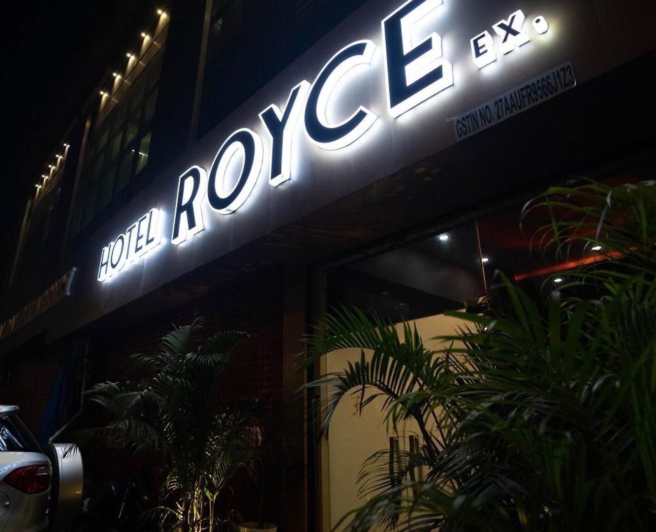 Royce Executive Near Us Consulate, Bandra Kurla Complex 3*