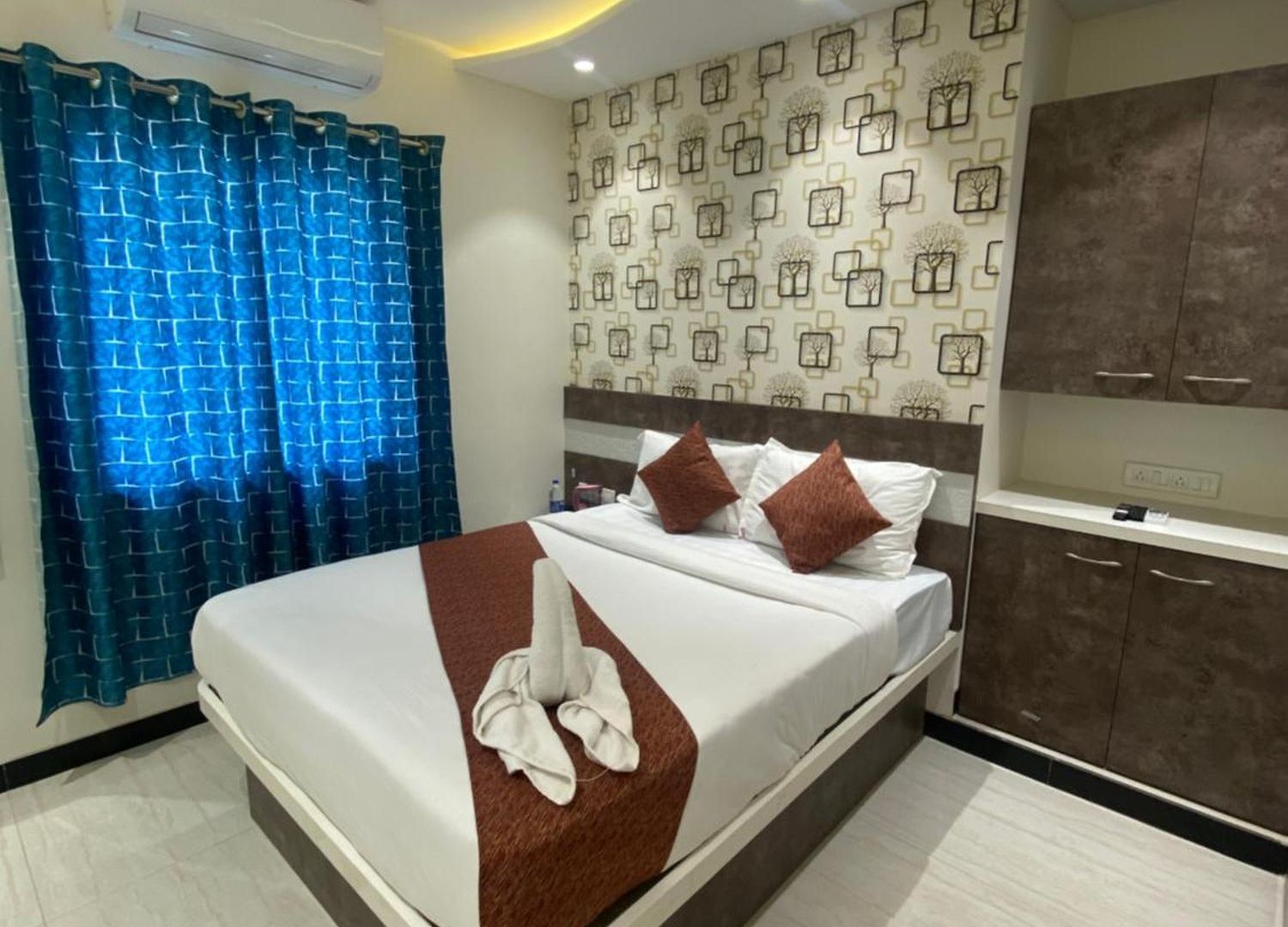 Rose Hotel
