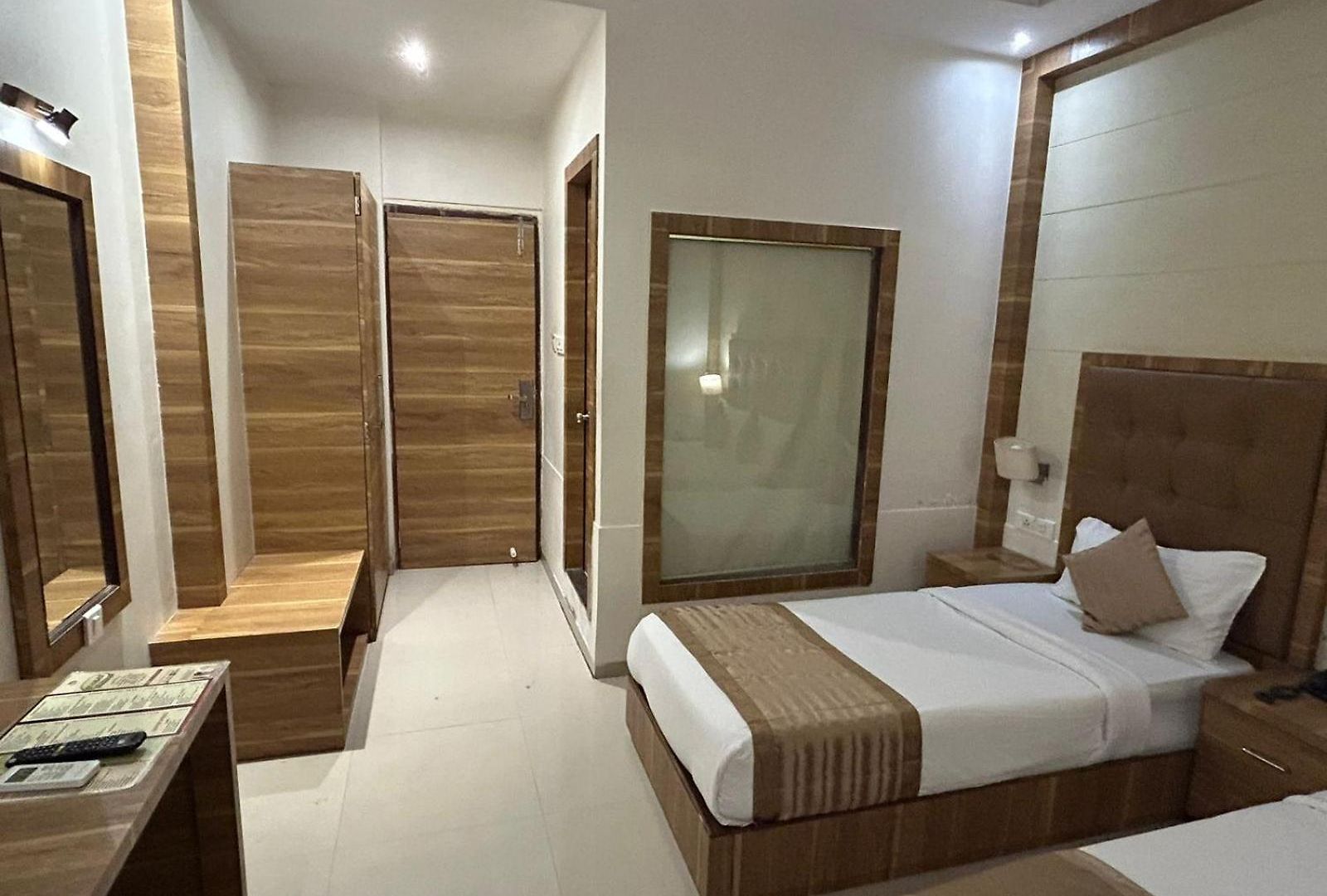 Bkc Mannat Hotel 3*