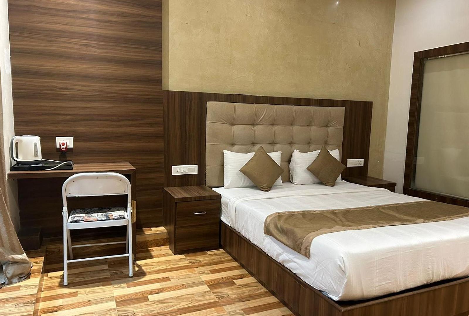 Hotel Bkc Mannat