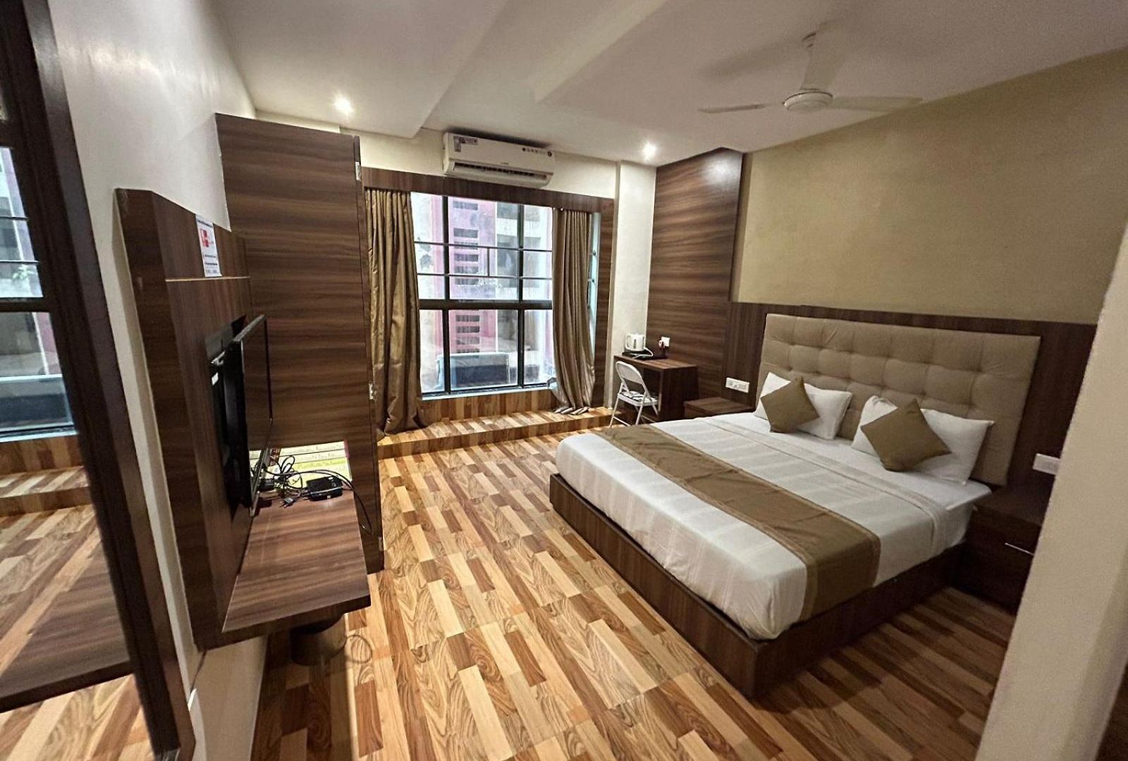 Bkc Mannat Hotel 3*