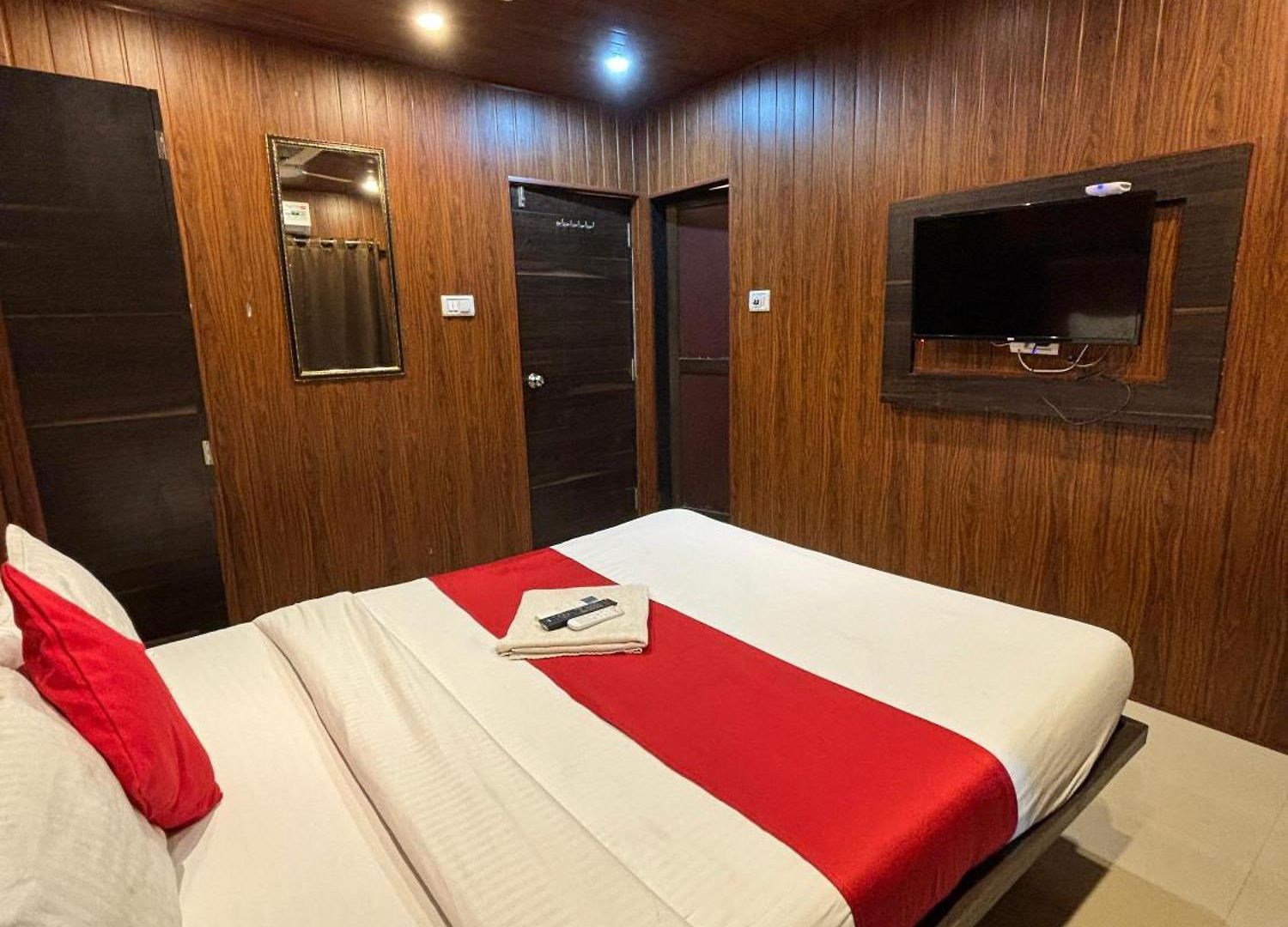 Hotel Borivali Executive - Near Borivali Railway Station 3*
