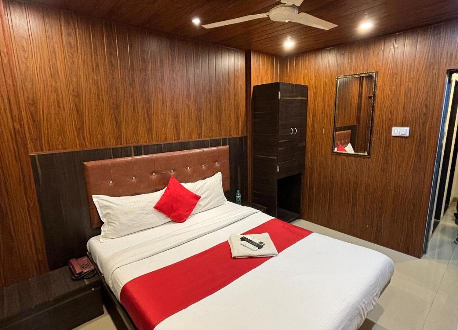 Hotel Borivali Executive - Near Borivali Railway Station Hotel