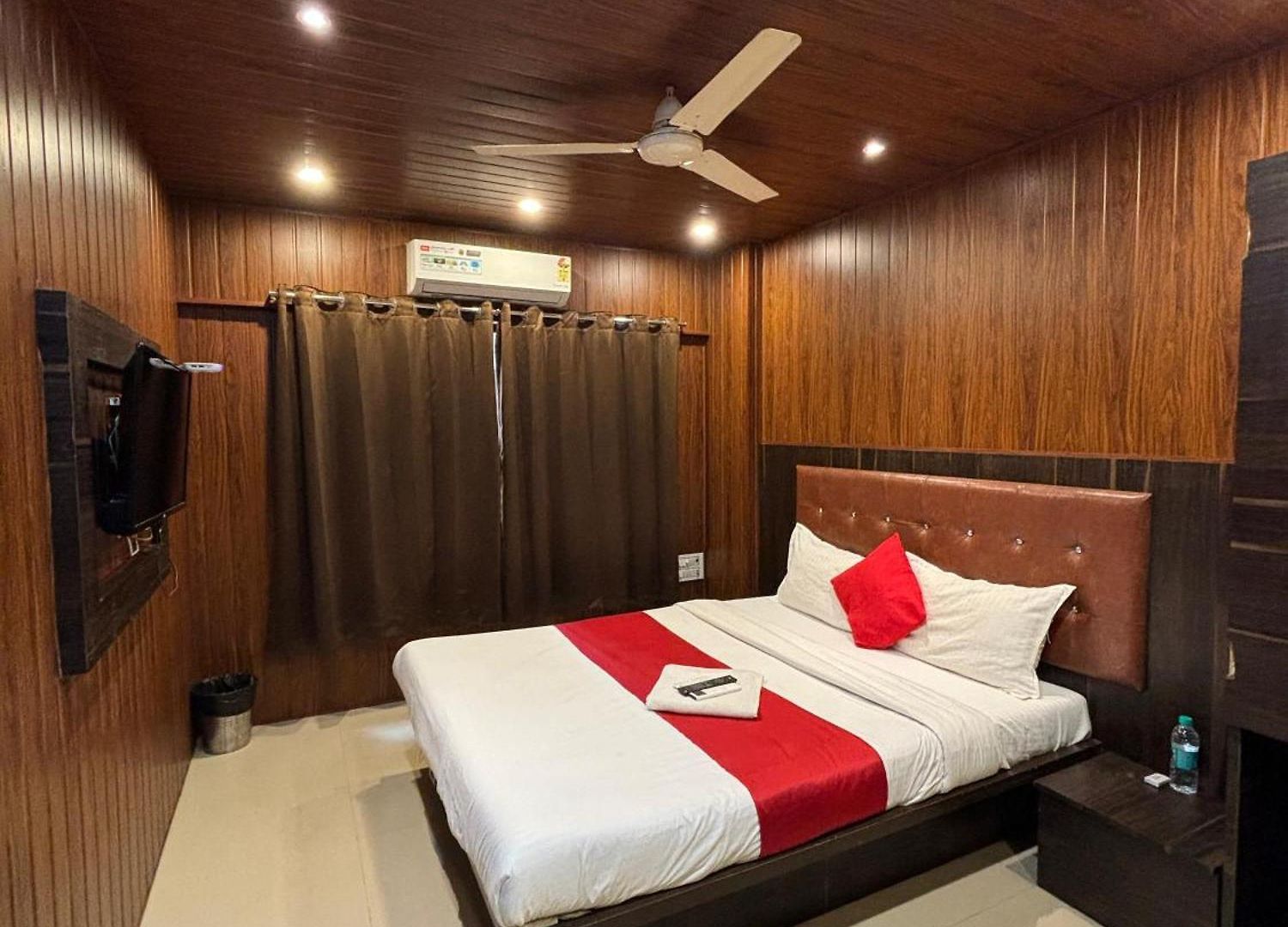 Hotel Hotel Borivali Executive - Near Borivali Railway Station 3*