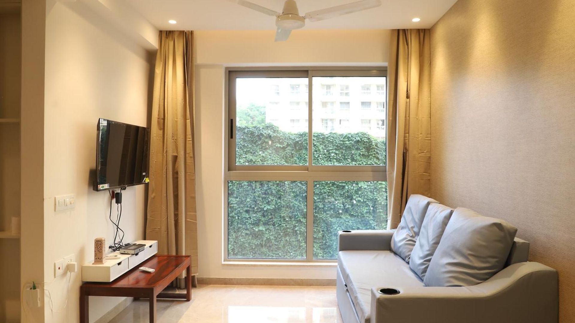 Zenia Luxury Suites And Serviced Mumbai
