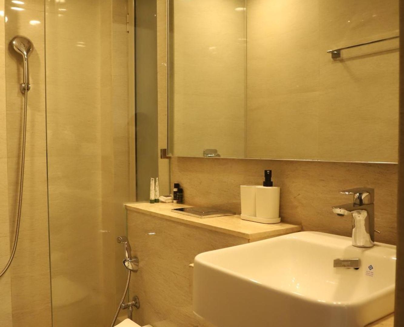 Zenia Luxury Suites And Serviced Mumbai