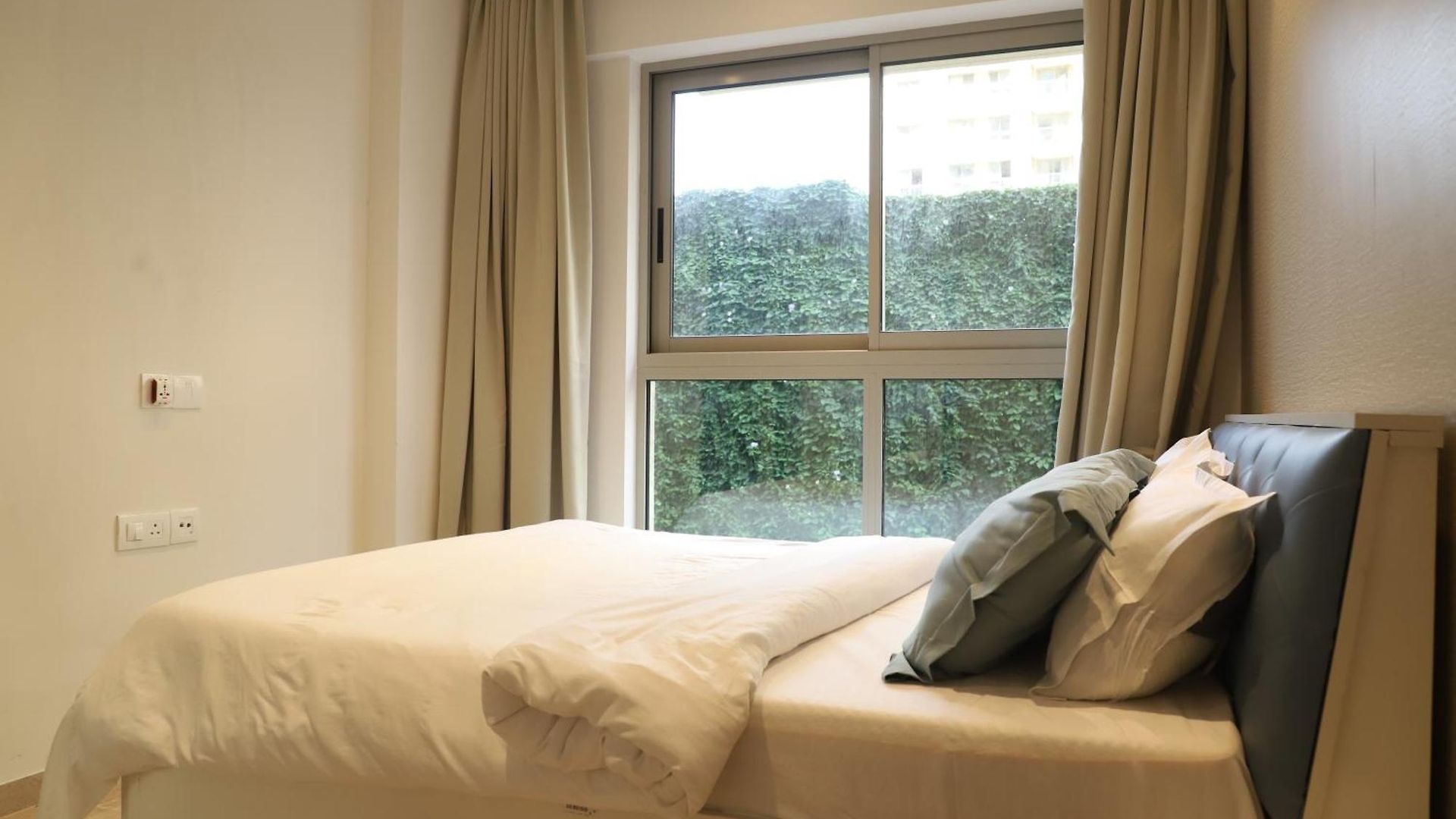 Zenia Luxury Suites And Serviced Mumbai