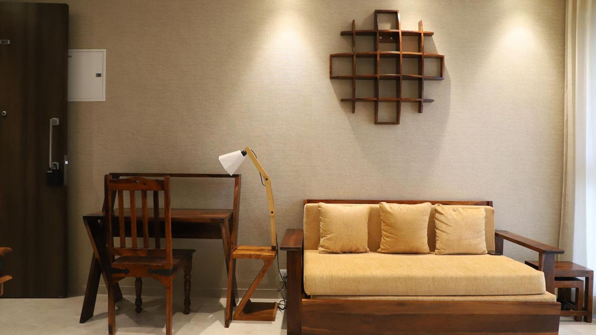 Zenia Luxury Suites And Serviced Mumbai