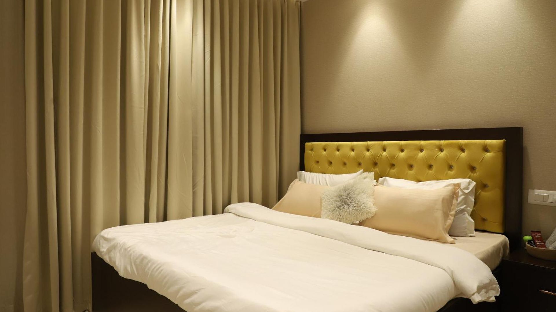 Aparthotel Zenia Luxury Suites And Serviced