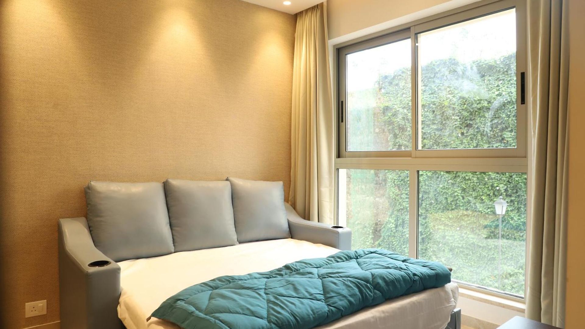 Zenia Luxury Suites And Serviced Aparthotel *