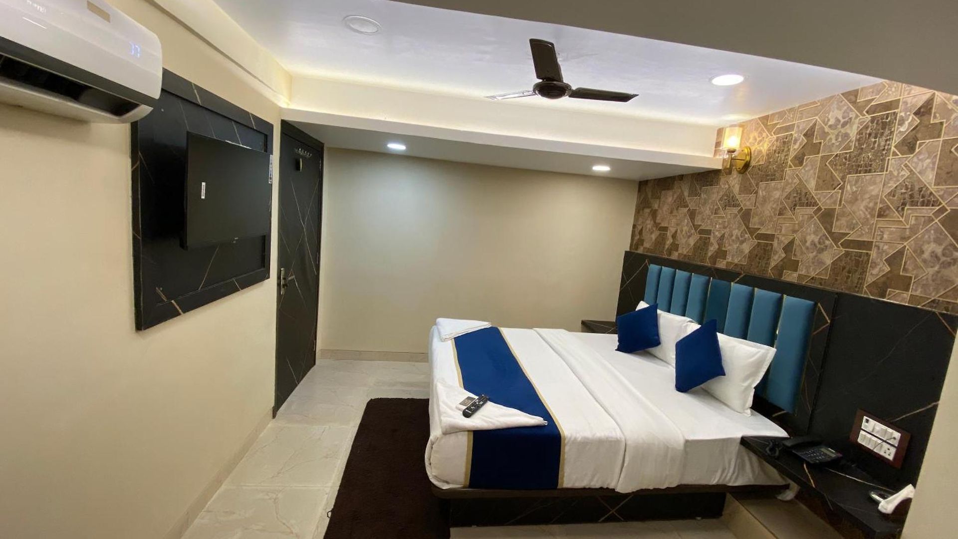 97 Inn- Andheri Versova 3*