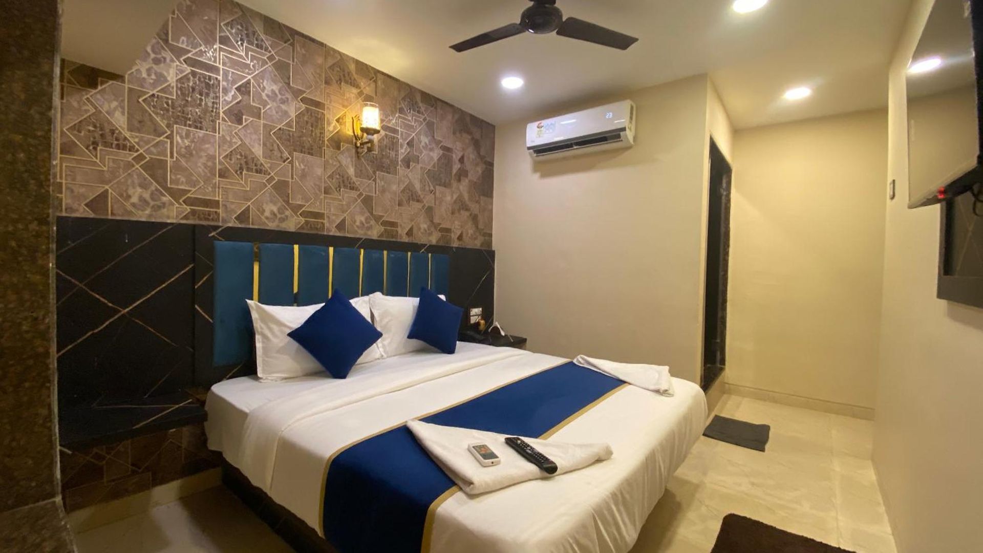 97 Inn- Andheri Versova 3*