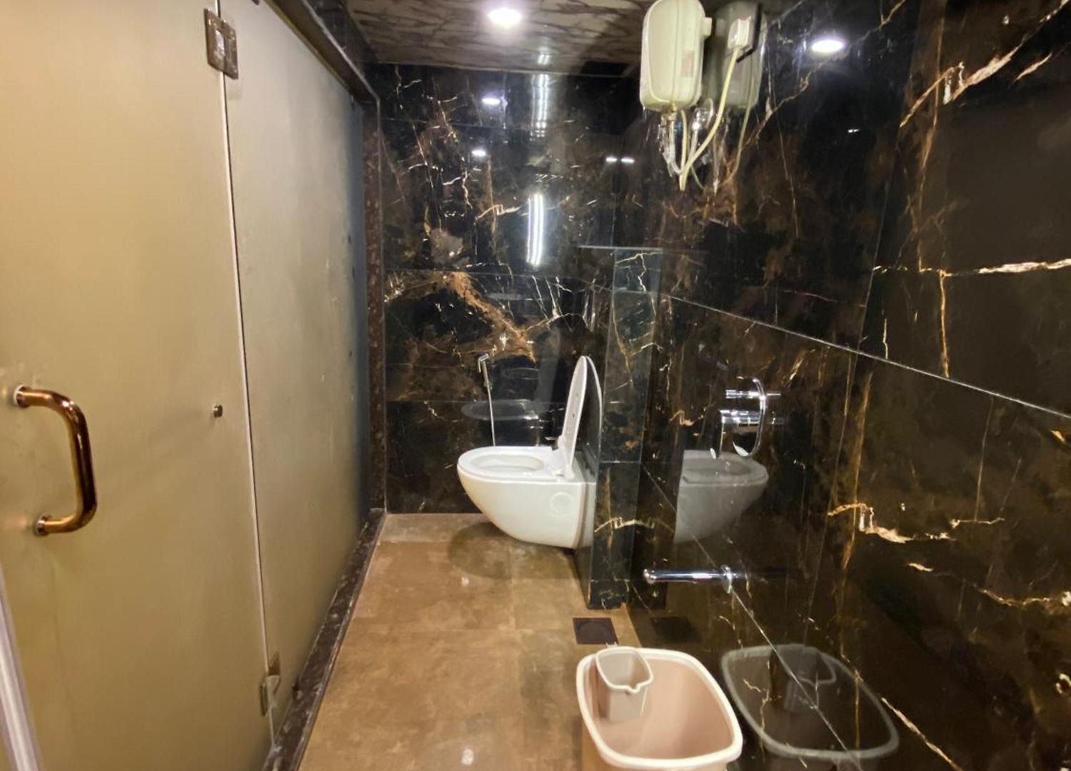 Hotel 97 Inn- Andheri Versova