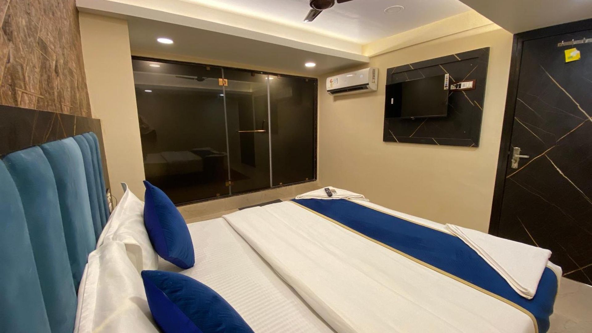 97 Inn- Andheri Versova 3*