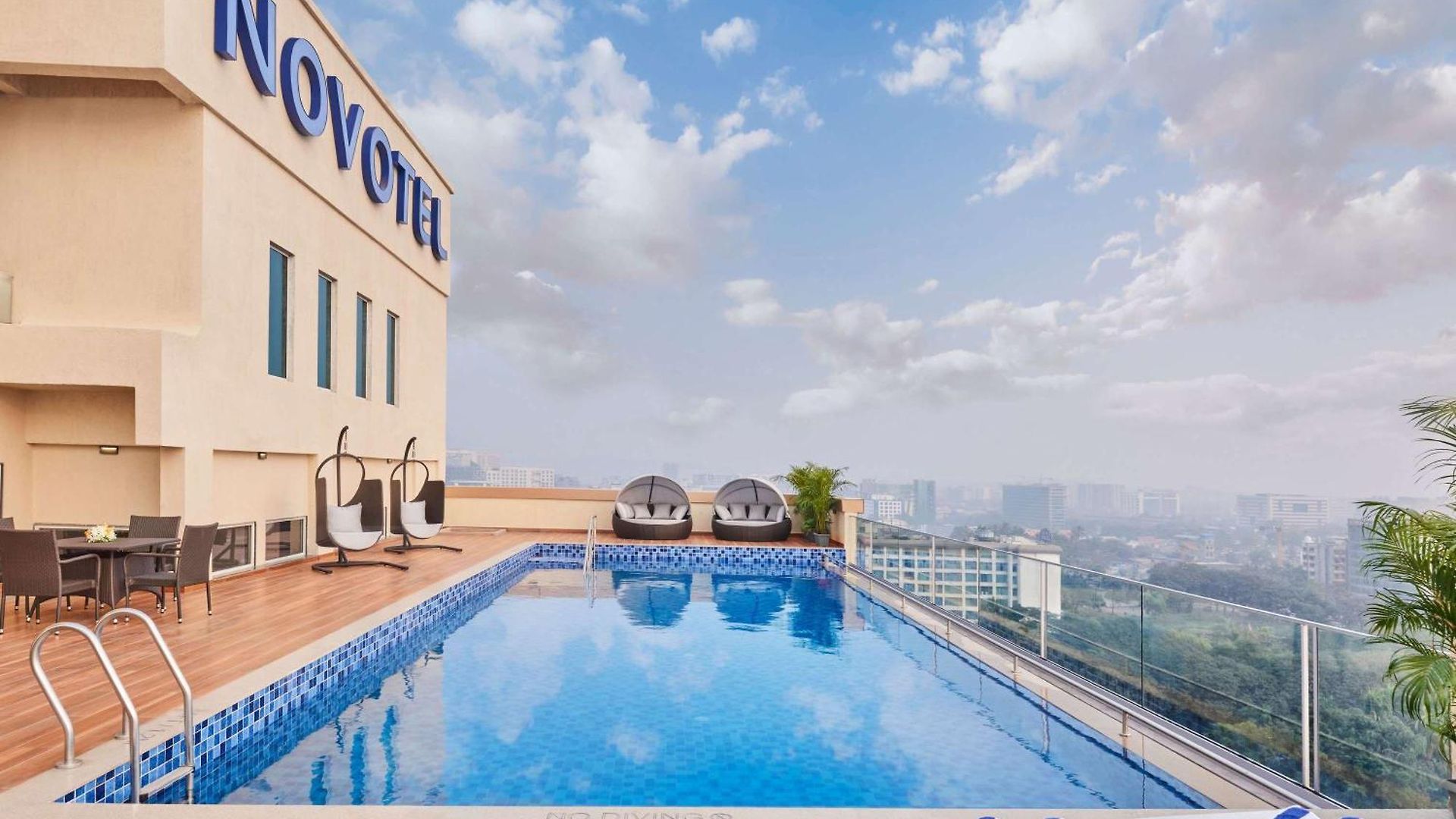Novotel International Airport Hotel 5*