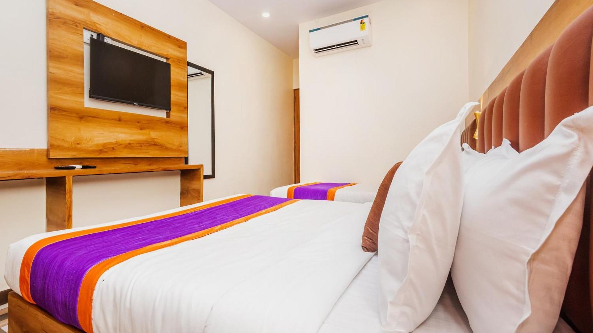Era Hotel 2*