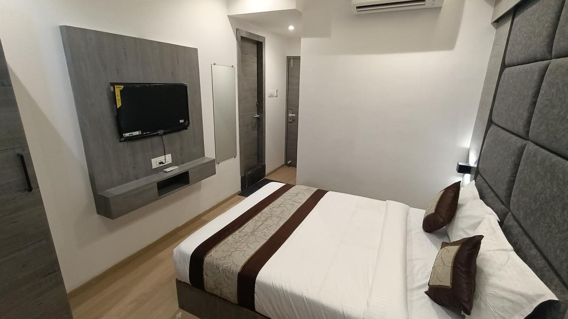 Hotel Beverly Palace Santacruz - Near Bkc - Airport T1 Mumbai