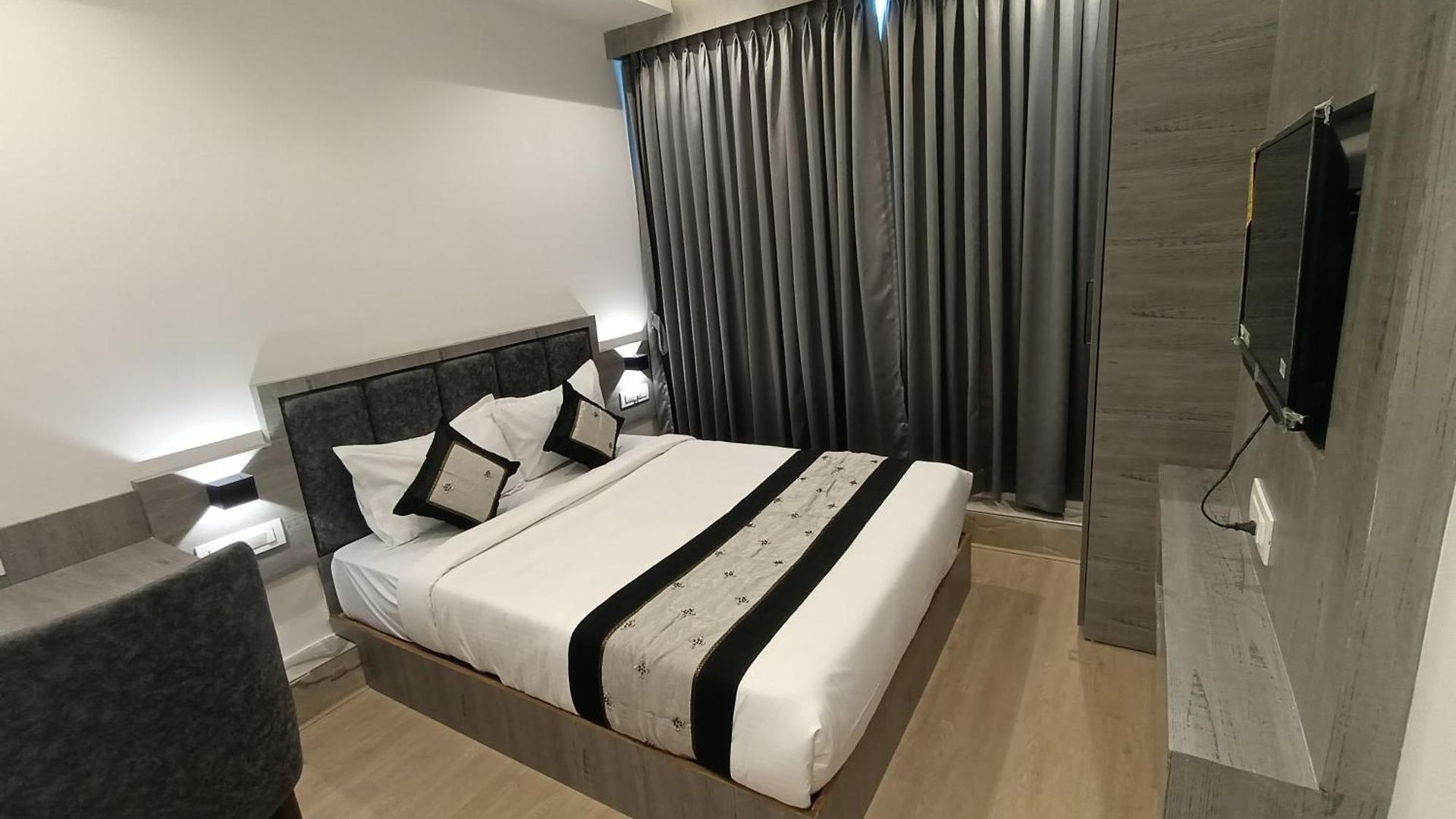 Beverly Palace Santacruz - Near Bkc - Airport T1 Hotel 3*