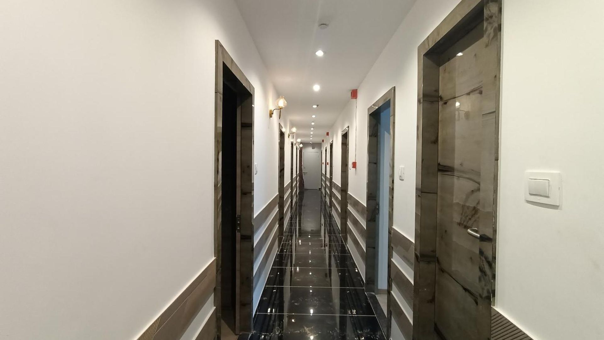 Hotel Beverly Palace Santacruz - Near Bkc - Airport T1 Mumbai