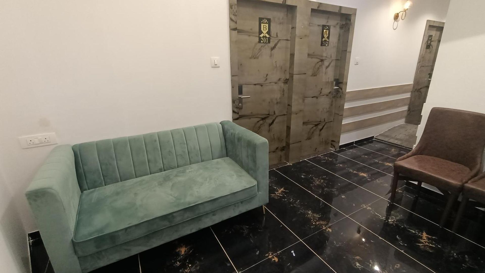 Hotel Beverly Palace Santacruz - Near Bkc - Airport T1