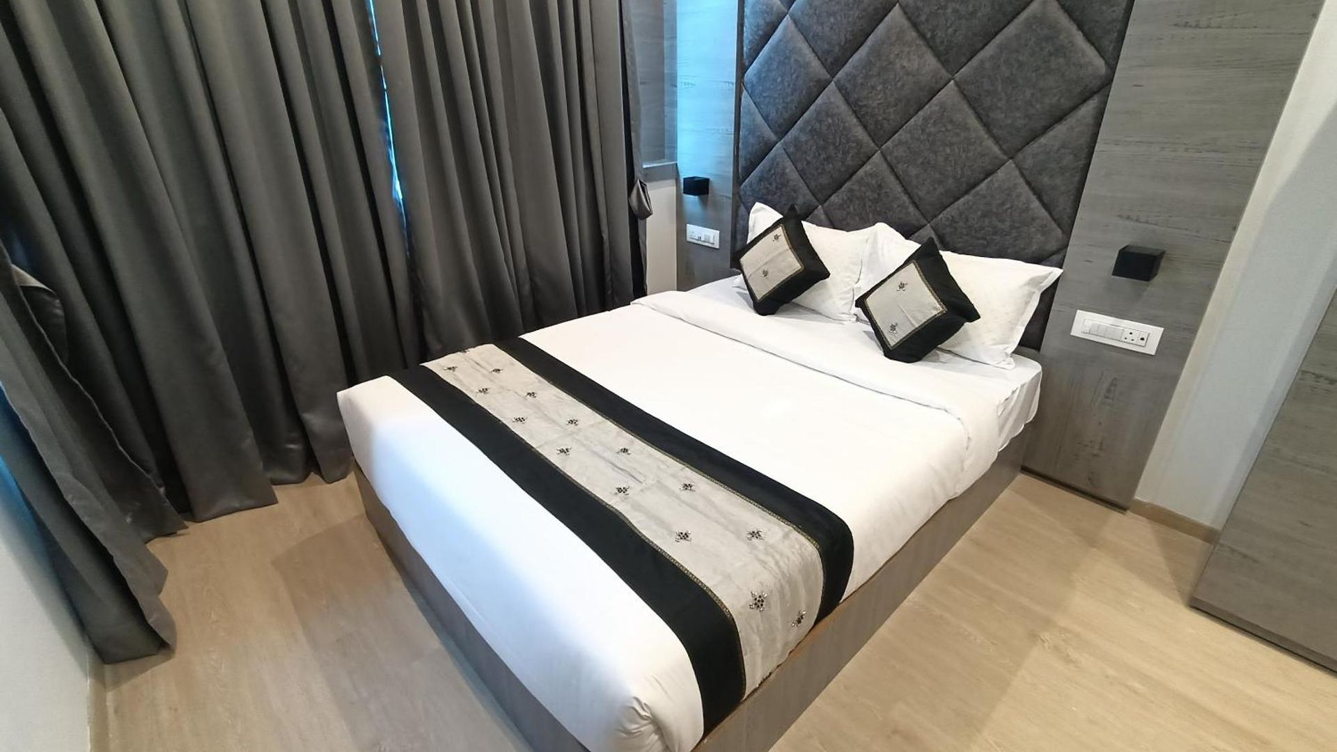 Hotel Beverly Palace Santacruz - Near Bkc - Airport T1 Mumbai