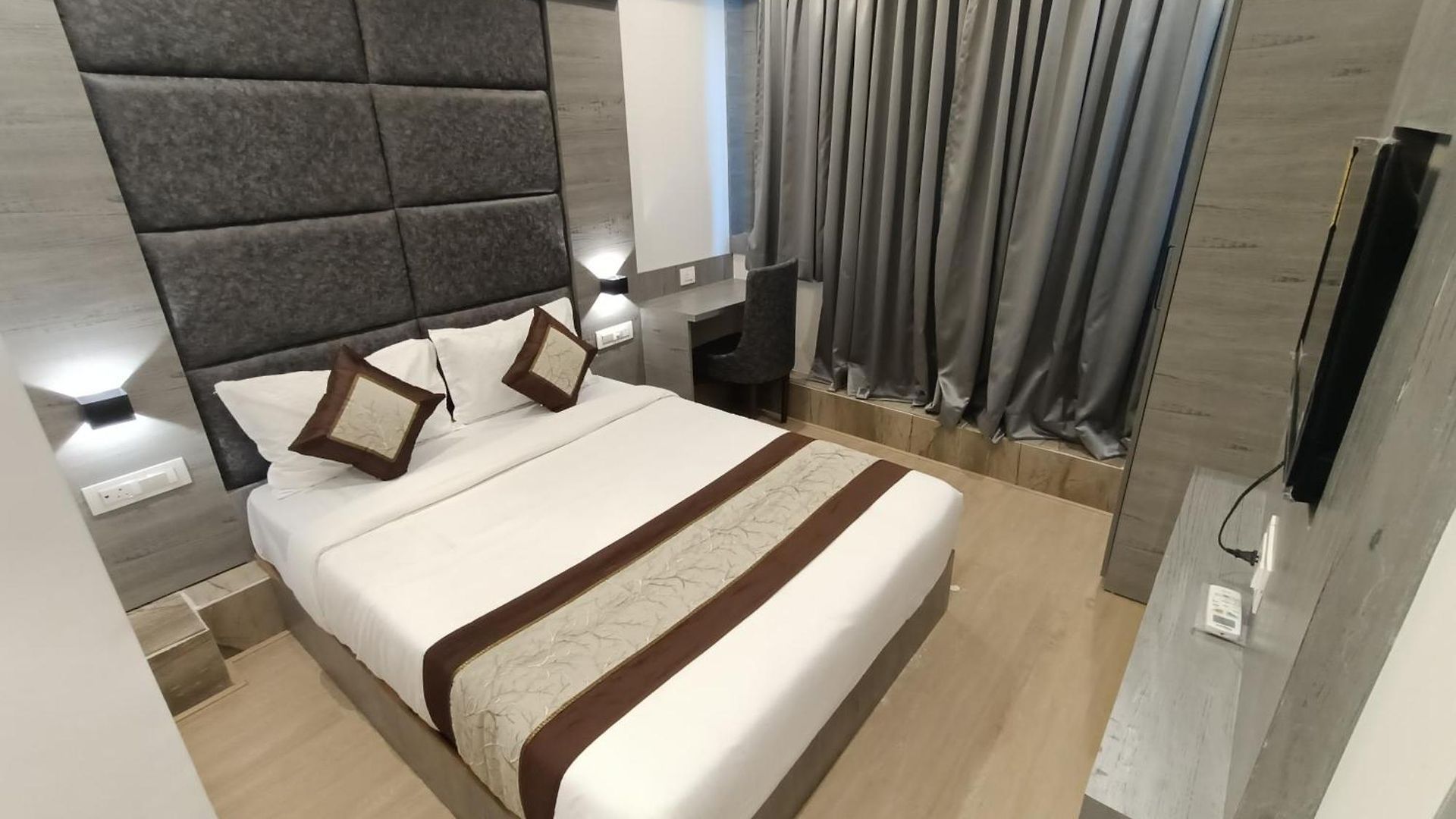 Hotel Beverly Palace Santacruz - Near Bkc - Airport T1 Mumbai