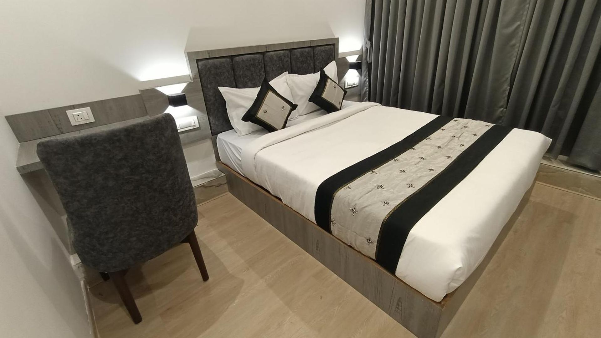 Beverly Palace Santacruz - Near Bkc - Airport T1 Mumbai