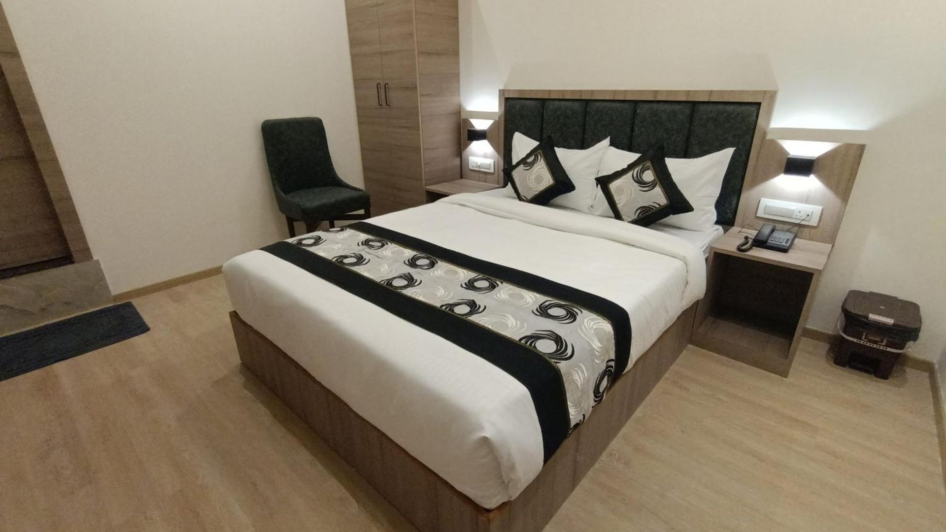 Beverly Palace Santacruz - Near Bkc - Airport T1 3*