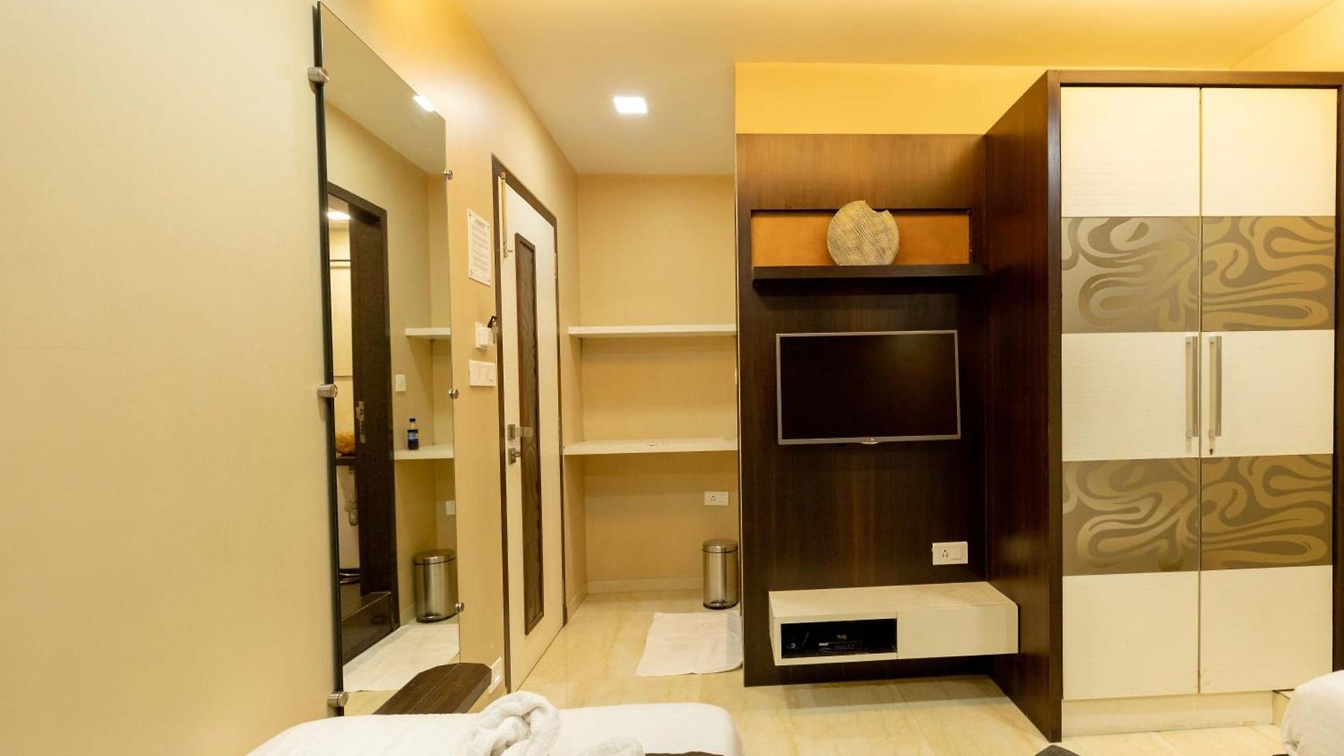 The Majlis - Colaba 3* Mumbai